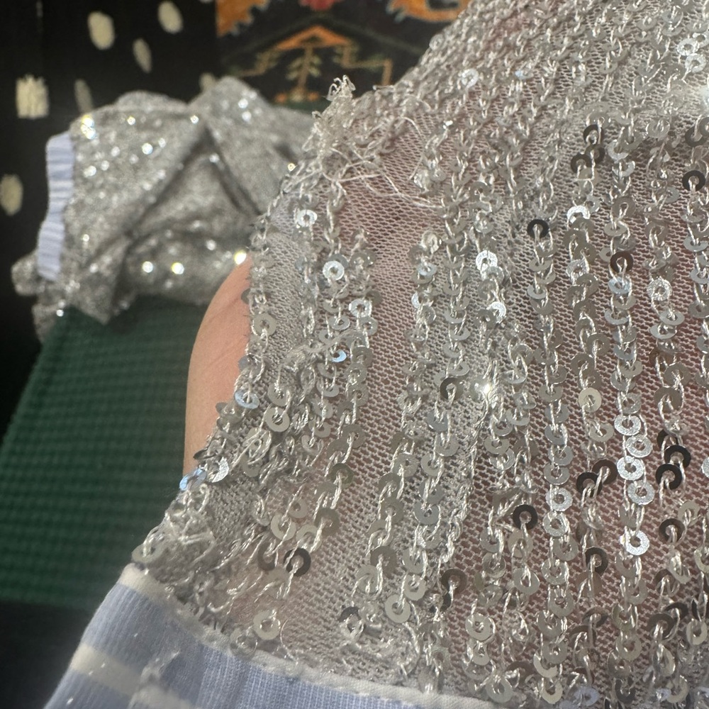 Hand Over Sequin Set - Picture 5 of 10